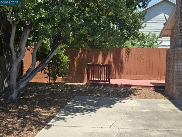 1818 Concord Ct, Concord CA: https://media.crmls.org/mediaz/4e6c7d37-35b7-4458-9756-9c616a8b0d72.jpg