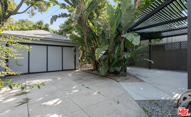 508 North San Vicente Boulevard photo 16