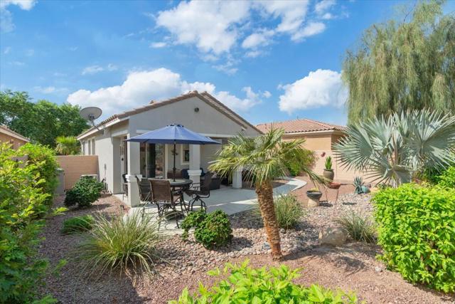 81682 Avenida Celaya, Indio CA: https://media.crmls.org/mediaz/4e6e8f1e-fe35-4e21-8662-3d4063a98fcd.jpg