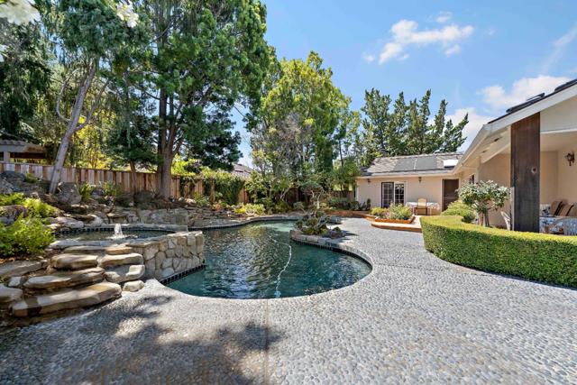 861 Riverside Drive, Los Altos CA: https://media.crmls.org/mediaz/4e6f1913-9245-4086-a6fe-c69ff54072f5.jpg