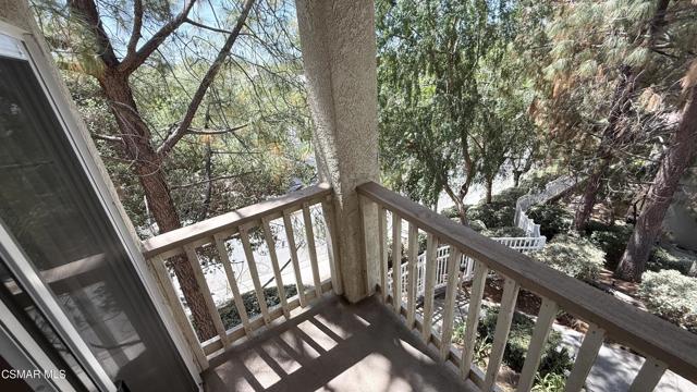 5824 Oak Bend Lane, Oak Park CA: https://media.crmls.org/mediaz/4e6f30d7-a4cb-4c13-9e6d-9353e4e31025.jpg