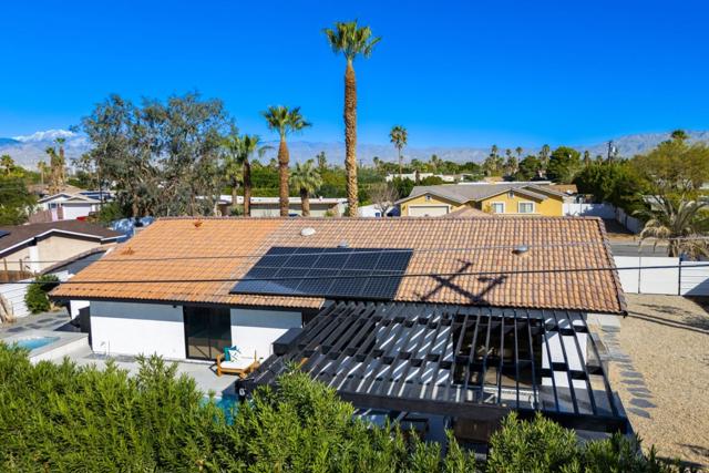 2171 E Francis Drive, Palm Springs CA: https://media.crmls.org/mediaz/4e6f4240-4eed-4757-9c13-d4f7fd33dea6.jpg