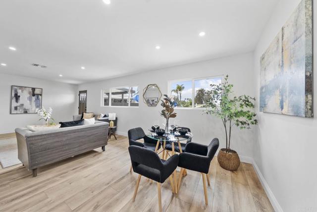 5243 Tara Place, San Diego CA: https://media.crmls.org/mediaz/4e6f599f-a1fb-428b-b853-7c0fc2fe9a4f.jpg