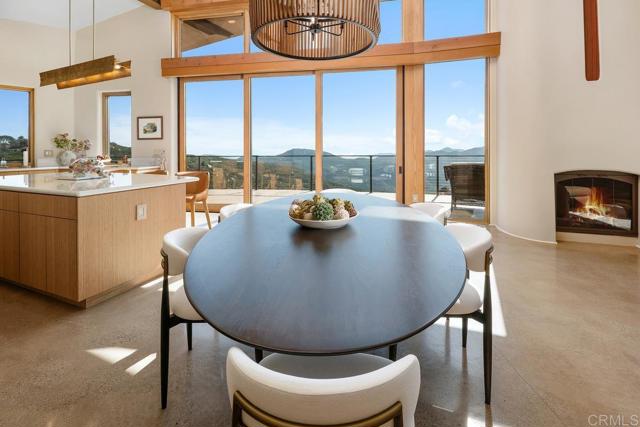 10027 Tall Oak Drive, Escondido CA: https://media.crmls.org/mediaz/4e6fb2bd-9fef-4a0a-988e-b236df470f64.jpg