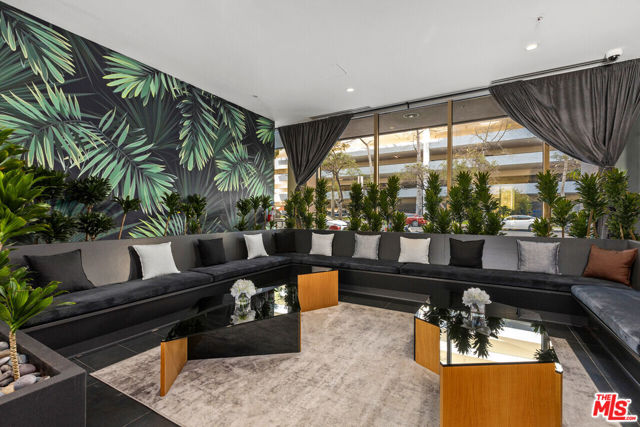 3460 W 7th Street, Los Angeles CA: https://media.crmls.org/mediaz/4e6fe13f-e4b7-454f-8c59-ba7b4a77ccd8.jpg