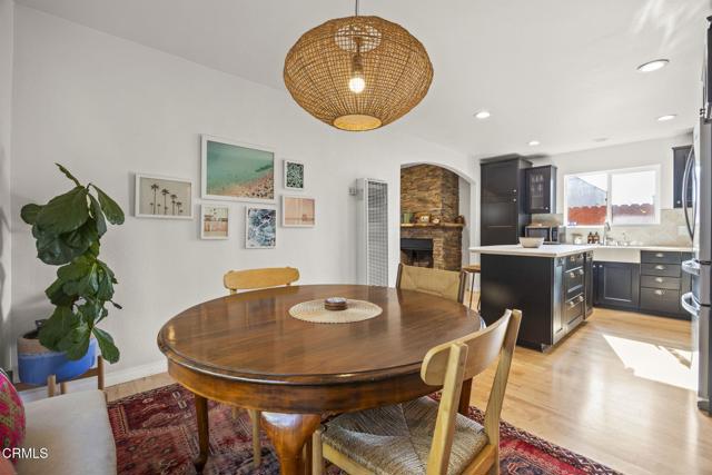 1727 San Nicholas Street, Ventura CA: https://media.crmls.org/mediaz/4e703477-c4b8-4eb5-b32e-a8bd2b1c4438.jpg