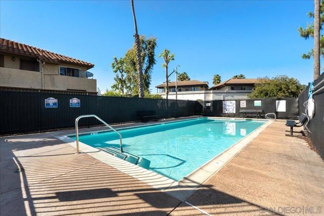 955 Postal Way, Vista CA: https://media.crmls.org/mediaz/4e703bc8-0a90-484b-8357-f52a2e067fac.jpg