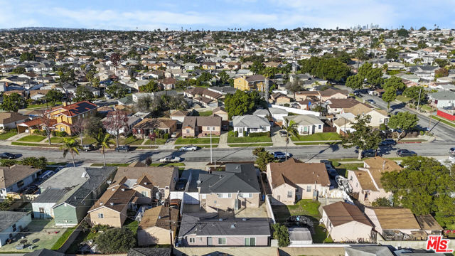 2046 W 112th Street, Los Angeles CA: https://media.crmls.org/mediaz/4e7080fb-8724-4f85-bc79-ef7e92b33e5a.jpg