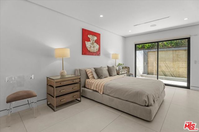 2284 Hercules Drive, Los Angeles CA: https://media.crmls.org/mediaz/4e709f0d-1250-468e-8fec-c4d08a366137.jpg