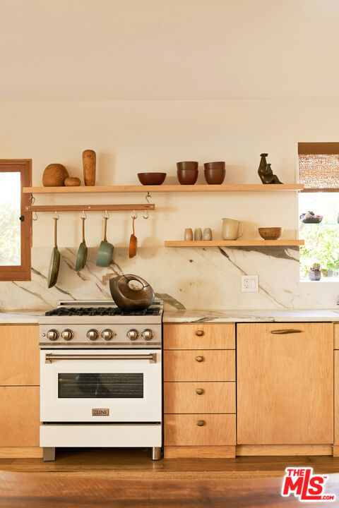 29500 Heathercliff Road, Malibu CA: https://media.crmls.org/mediaz/4e710329-6f1c-4325-bc9d-fce9c4a97c42.jpg