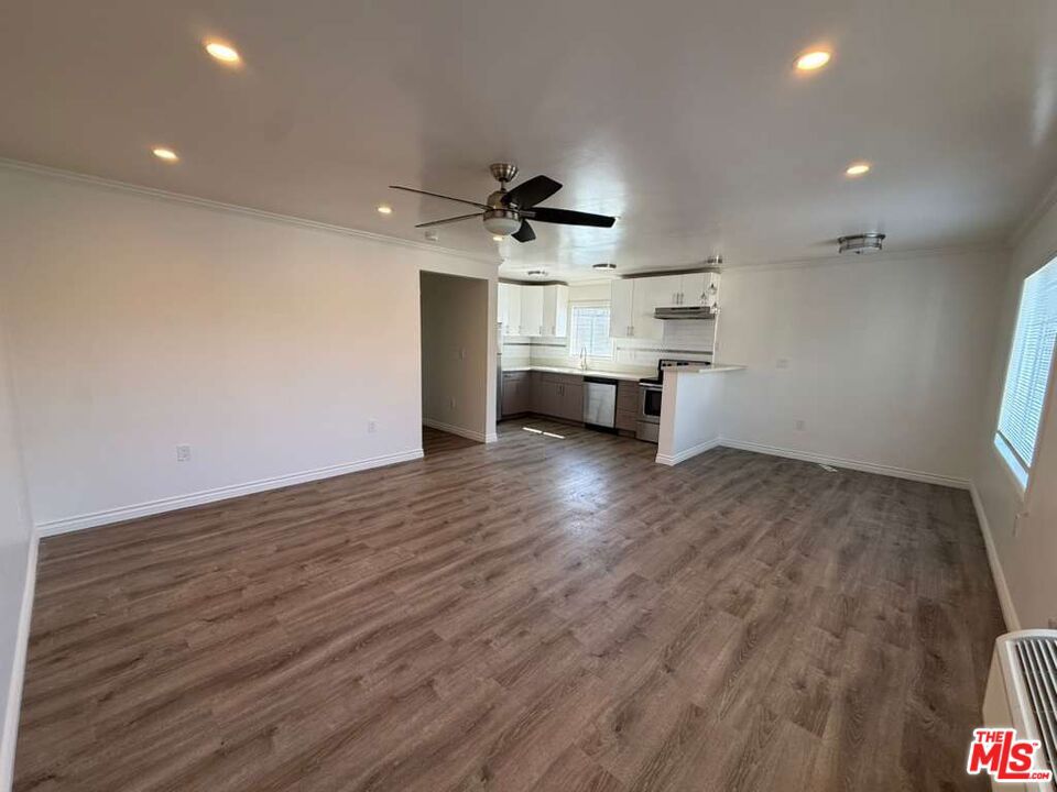 6821 Ben Avenue #7