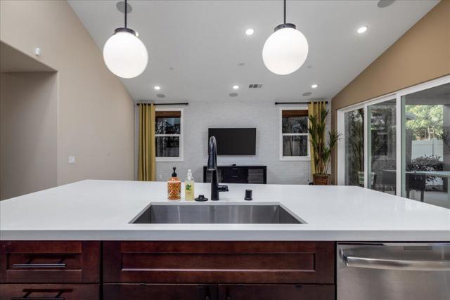 1514 Overpark Lane, Beaumont CA: https://media.crmls.org/mediaz/4e71434f-1304-4aaa-a7ab-7792320d38df.jpg