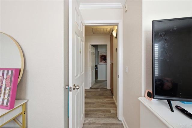 Image 21 of 48 For 2725 Apricot Court