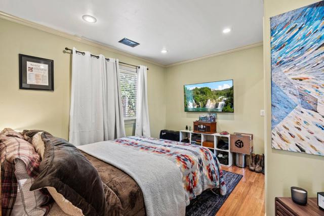 68 Live Oak Road, Royal Oaks CA: https://media.crmls.org/mediaz/4e719907-63ee-42fe-8dcb-04cce95cd07a.jpg