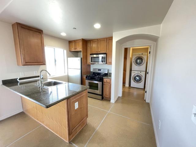 Detail Gallery Image 5 of 23 For 12465 Hillpoint Ct, Valley Center,  CA 92082 - 1 Beds | 1 Baths