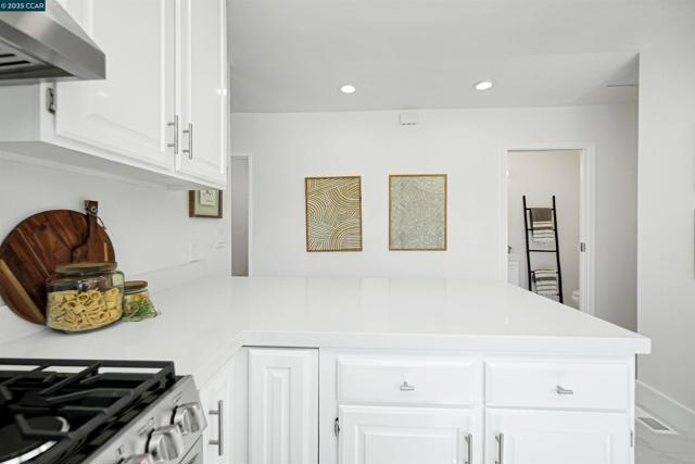 2718 Carmel St, Oakland CA: https://media.crmls.org/mediaz/4e71ed5a-fd31-47d0-9c5b-3f6b55189d47.jpg