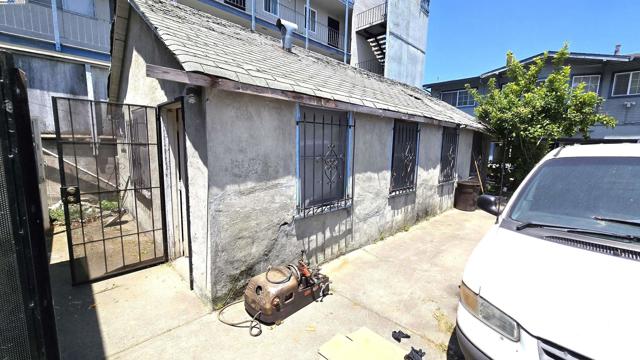 3020 E. 19th st, Oakland CA: https://media.crmls.org/mediaz/4e724715-fcdb-4167-b195-7cf114ce94c9.jpg