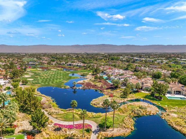 53603 Via Mallorca, La Quinta CA: https://media.crmls.org/mediaz/4e725f40-a742-4366-9433-161cd9133fe9.jpg