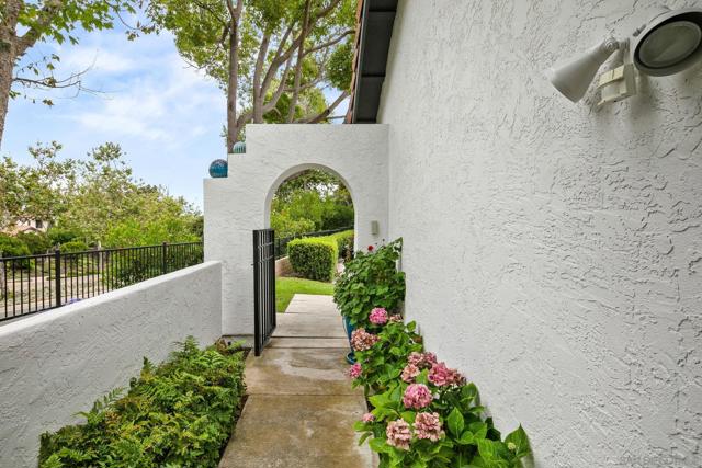 3458 Voyager Cir, San Diego CA: https://media.crmls.org/mediaz/4e72af57-f53d-48f7-b347-32a96fbf45e9.jpg
