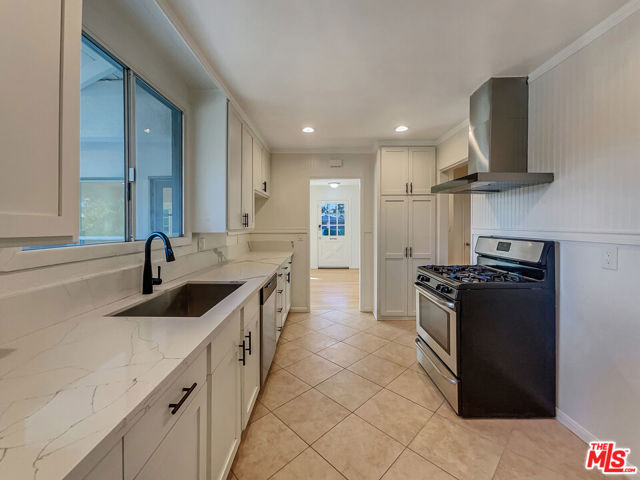 17151 Celtic Street photo 4