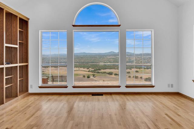 70500 Bradley Lockwood Road, Lockwood CA: https://media.crmls.org/mediaz/4e731f09-7e1c-4b40-a71f-d65889b9390e.jpg