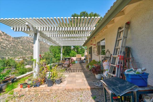 15720 Zeigler Court, Ramona CA: https://media.crmls.org/mediaz/4e73bd07-79b9-4b06-aa1e-105ac3d789ec.jpg