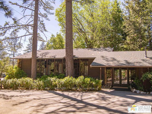 25970 Cedar Street, Idyllwild CA: https://media.crmls.org/mediaz/4e740222-eb20-4153-af8c-4b6e6ebc5f79.jpg