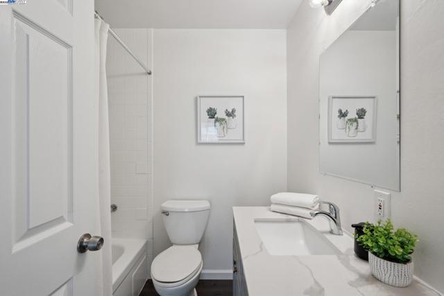 1165 Amend St, Pinole CA: https://media.crmls.org/mediaz/4e7411a8-acc3-4d1e-8171-25efc9ceceac.jpg