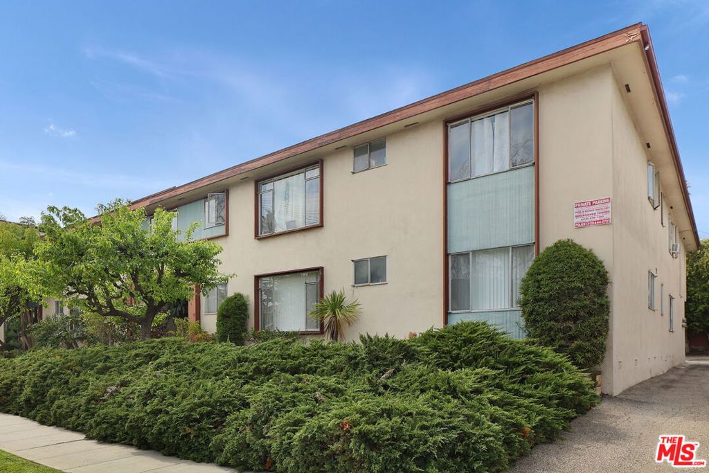 3279 Provon Lane, Los Angeles, CA 90034
