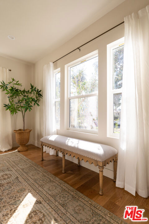 5200 S St Andrews Place, Los Angeles CA: https://media.crmls.org/mediaz/4e744492-29e3-4c24-9f8d-1bcbd088f88e.jpg