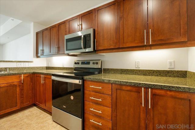 206 Park Blvd, San Diego CA: https://media.crmls.org/mediaz/4e754ca2-bf2b-4a3e-aa89-dd77e48c41d9.jpg