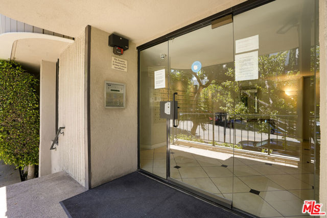 1 Bed Home for Sale in Los Angeles, California