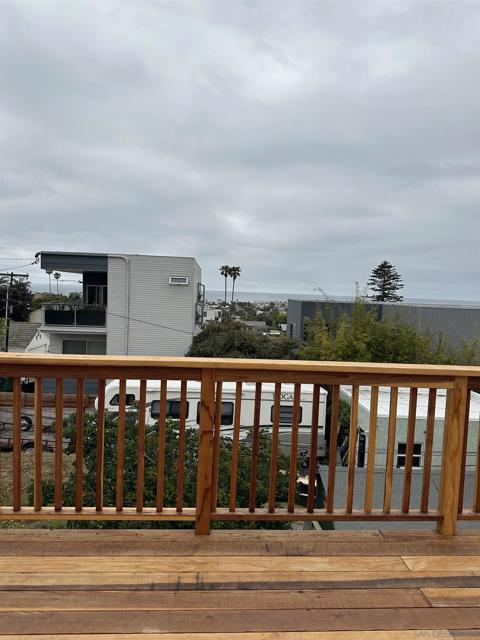 4617 19 Del Monte Ave, San Diego CA: https://media.crmls.org/mediaz/4e7687ab-7831-416e-b5e0-77e2f49a31f1.jpg