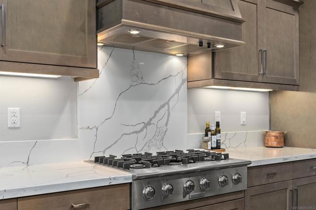 303 Ventasso Way, Fallbrook CA: https://media.crmls.org/mediaz/4e770c7b-c6ef-4f22-87fe-81b455a59ce3.jpg