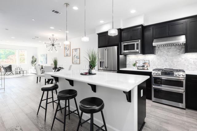 733 E Evelyn Avenue, Sunnyvale CA: https://media.crmls.org/mediaz/4e771aff-559a-4e8e-b544-d77891adf222.jpg