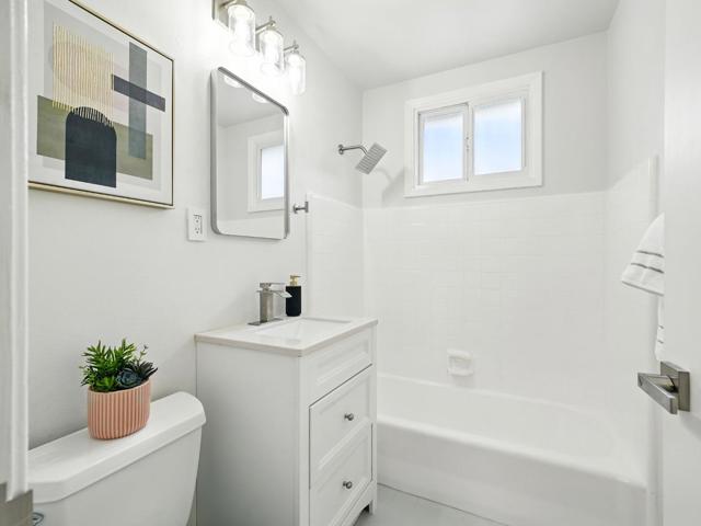 328 Heather Way, South San Francisco CA: https://media.crmls.org/mediaz/4e773b7f-b24d-4e4b-89e0-c8adf184d874.jpg