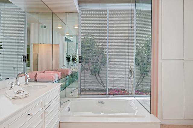 46650 Amir Drive, Palm Desert CA: https://media.crmls.org/mediaz/4e7751a3-b9a2-44d4-9d33-323aabb22a0c.jpg