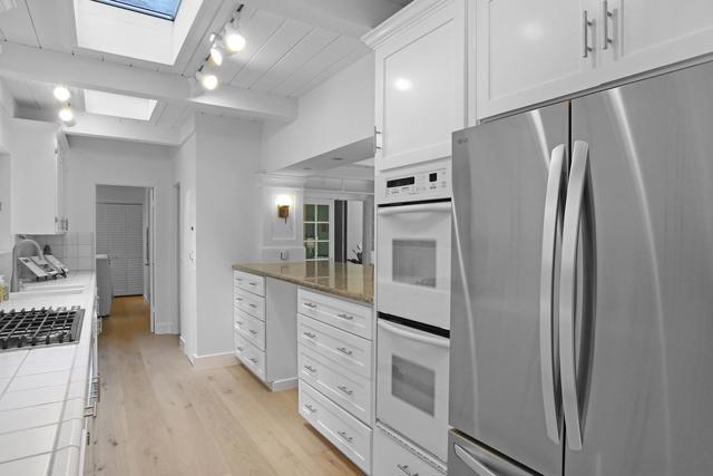 350 Grandview Drive, Woodside CA: https://media.crmls.org/mediaz/4e779ae4-7172-4130-a72d-b97df0cb378f.jpg