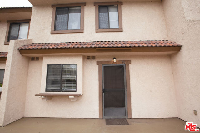 4365 Mclaughlin Avenue, Los Angeles CA: https://media.crmls.org/mediaz/4e782637-e238-4193-987d-a5f4aad088c8.jpg