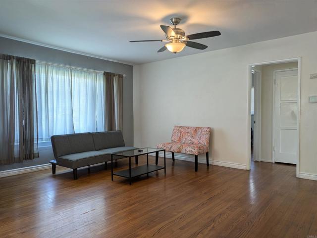 Detail Gallery Image 4 of 19 For 4135 Hill St, –,  CA 92107 - 3 Beds | 2 Baths