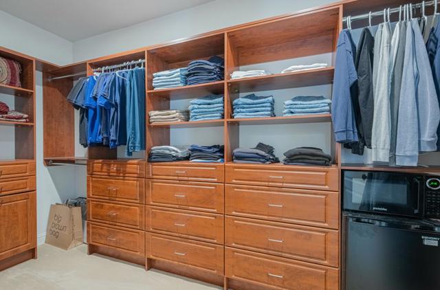 407 Mirador Court, Monterey CA: https://media.crmls.org/mediaz/4e788680-08dc-4c68-8d88-4b70aba25a7e.jpg