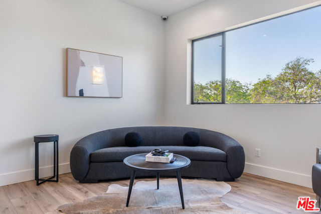 1903 S Bedford Street, Los Angeles CA: https://media.crmls.org/mediaz/4e78ca04-4c76-4a12-a823-91489366a169.jpg