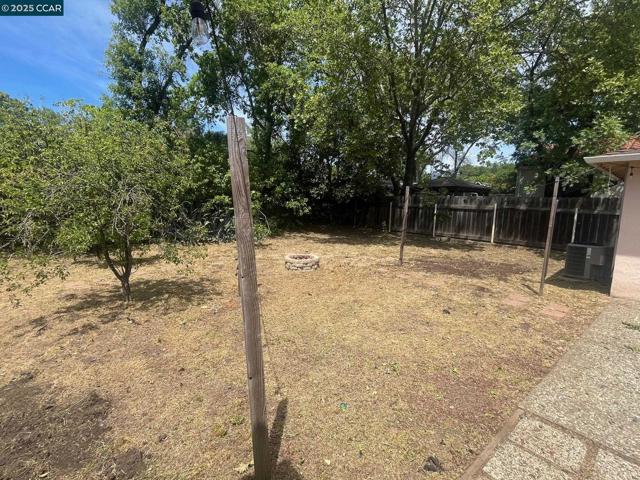 1509 Lake St, Calistoga CA: https://media.crmls.org/mediaz/4e78fc43-d37f-4b13-9f2f-00752307cbc6.jpg