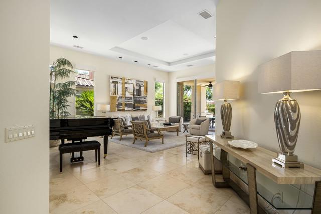 945 Hawk Hill Trail, Palm Desert CA: https://media.crmls.org/mediaz/4e7920fc-2028-4f3d-a040-01a8c0c04c5f.jpg