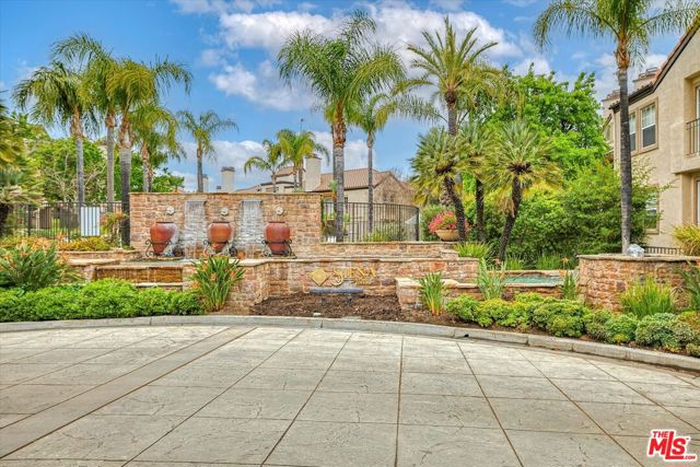 24125 Del Monte Drive, Valencia CA: https://media.crmls.org/mediaz/4e79211c-5fa3-4347-af60-ecd3ffcdf2cf.jpg