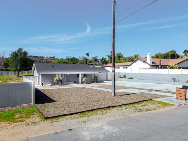 1996 Rohn Rd, Escondido CA: https://media.crmls.org/mediaz/4e79b325-ef5d-4f07-9229-3e98f481691c.jpg