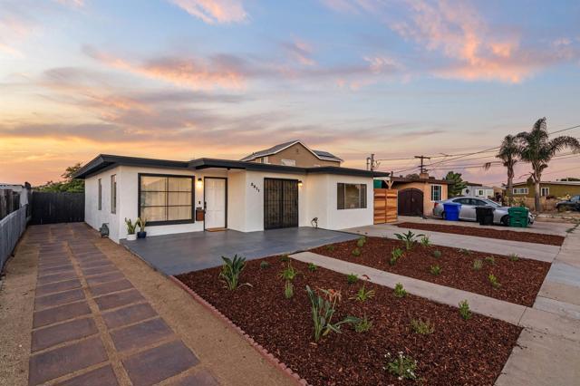 3811 Boren St, San Diego CA: https://media.crmls.org/mediaz/4e79d495-75f8-48b4-88b9-fa88f21c4e63.jpg
