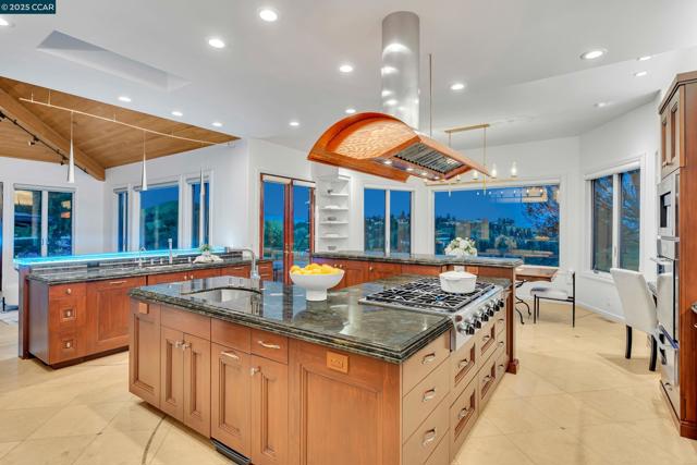 1121 Eagle Nest Ct, Danville CA: https://media.crmls.org/mediaz/4e79fb1c-c14b-4d14-a4e2-76f28a229a01.jpg