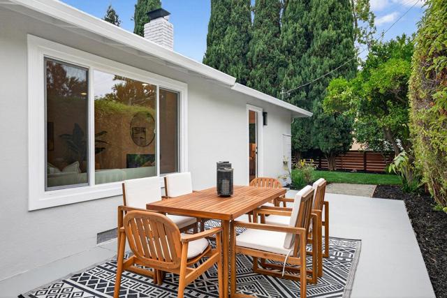 430 Gilbert Avenue, Menlo Park CA: https://media.crmls.org/mediaz/4e7a183e-30f0-42bc-8f77-dfdabedcdb75.jpg