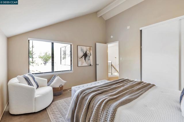 102 Northcreek Cir, Walnut Creek CA: https://media.crmls.org/mediaz/4e7b0f69-e1ba-4ec5-bbaa-b753e7b015a9.jpg
